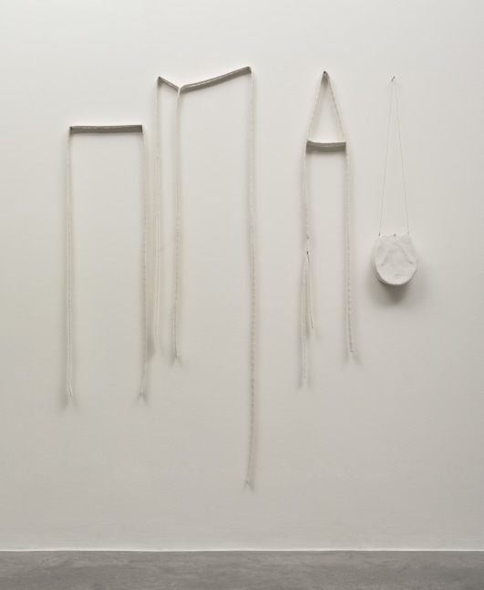Aleana Egan
Sky Song,&amp;nbsp;2023
card, tape, noil, cotton, papier m&amp;acirc;ch&amp;eacute;, twine, split pins, 4 elements
155 x 130 cm / 61 x 51.2 in total
