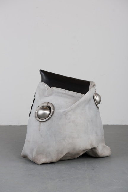 Siobh&amp;aacute;n Hapaska&amp;nbsp;
Bird, 2016
concrete cloth, fibreglass, stainless steel
100 x 110 x 100 cm / 39.4 x 43.3 x 39.4 in&amp;nbsp;
