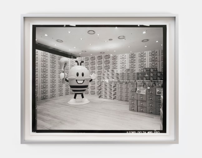 M7 / Roll 80 / Exp 02
2008 - ongoing
hand-printed silver gelatin print, aluminium frame, edition of 3
38.6 x 47.8 cm / 15.2 x 18.8 in print size&amp;nbsp;
44 x 53.5 x 5 cm / 17.3 x 21.1 x 2 in framed