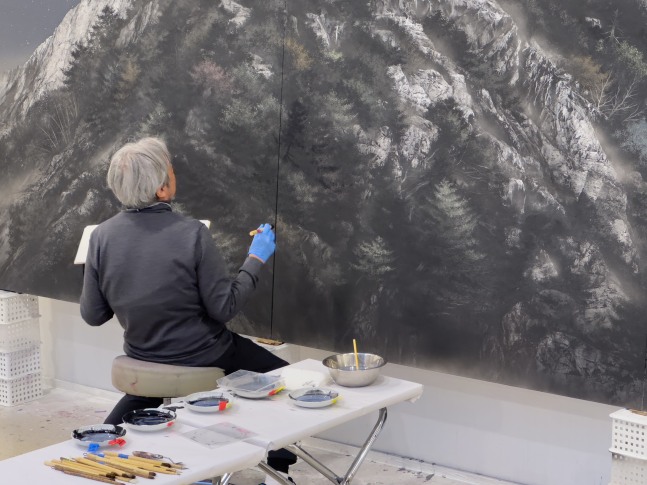 No matter how large the painting is, I am still engaged in every single branches,&amp;nbsp; I want to express the harmony of diverse life in the forest.&amp;nbsp;