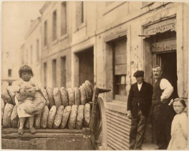 Baking resumes after the war

Mons-en-Laonnois, 1919