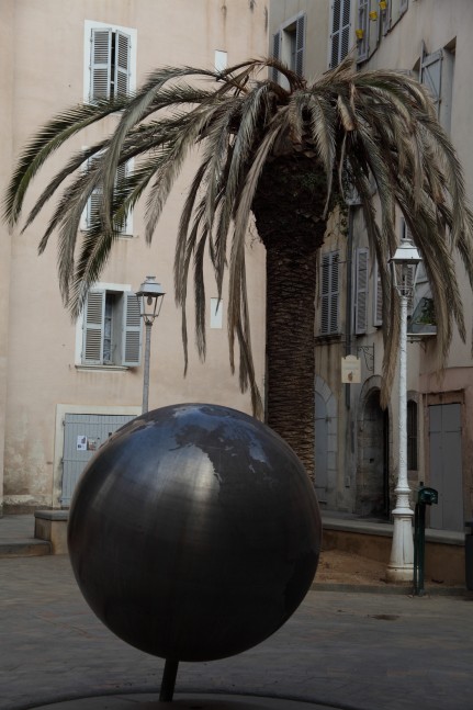 Whitney Stolich

Untitled 7 [Place du Globe, Toulon], 2009

digital c-print

24 x 16 inches; 61 x 40.6 centimeters

Edition 1/10

LSFA# 11615