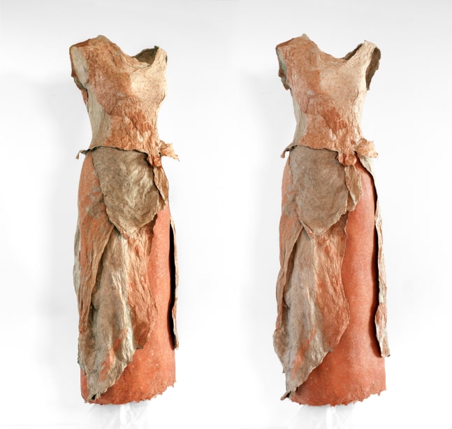 Desert, 2024 
Handmade flax paper, clay, pelon
48 x 16 x 16 in. (121.9 x 40.6 x 40.6 cm)
Sala-1327-C