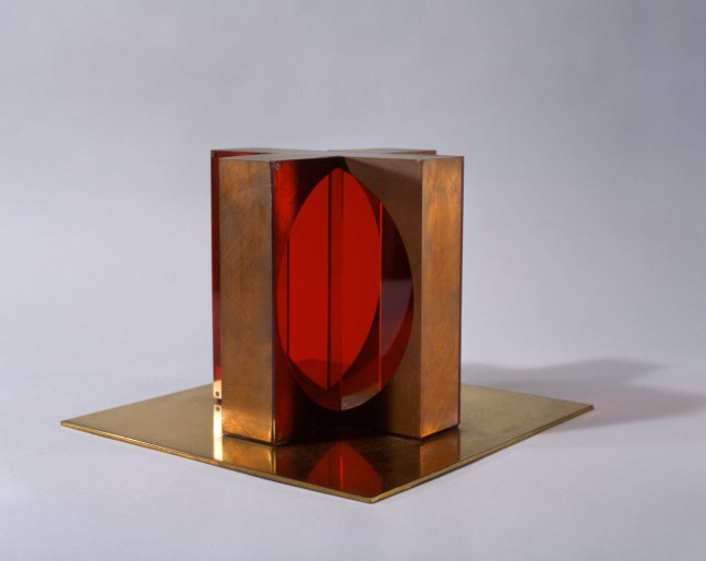 Interlaken, 1969
Copper, brass, Plexiglas, stainless steel mirror
8.75 x 12 x 12 in. (22.2 x 30.5 x 30.5 cm)
ROT-1024-C