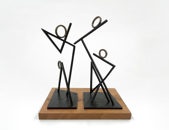 Duet, 1991
Bronze
14.25 x 14.25 x 7.38 in. (36.2 x 36.2 x 18.7 cm)
ROT-1036-C