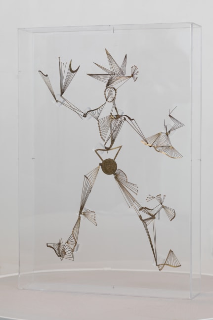 Alice Rahon

Juggler, 1946

Wire marionette

27 x 19 1/4 x 3 in (68.6 x 48.9 x 7.6 cm)