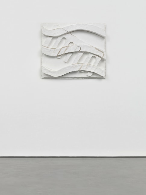 UNTITLED
2016
Paper
Ed. 1/3 + 2AP
64 x 75 x 8.5 cm / 25 1/8 x 29 1/2 x 3 1/4 inches
KAHNW43059