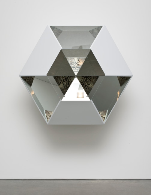 GLASS HORIZON (HEXAGON)

2014

Wood, steel, mirror and clear glass and mounted c-print

Variation 3 of 4 + 2 AP

134.5 x 153 x 57 cm / 53 x 60 1/4 x 22 1/2 inches

225&amp;#39;000 USD