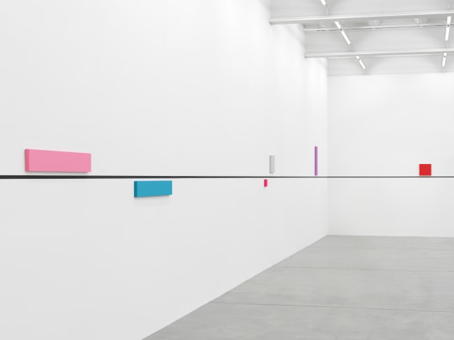 Installation view, Gerwald Rockenschaub, bass+ (re)modification, Galerie Eva Presenhuber, Maag Areal, Zurich, 2024