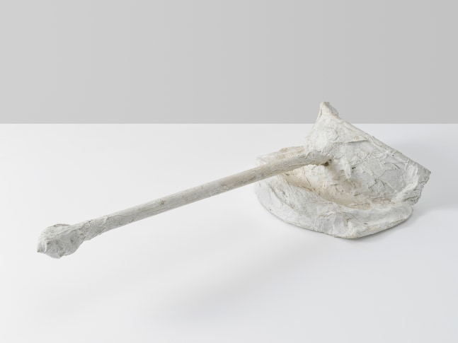 Passstück

1983

Dispersion on plaster, gauze and wood

17 x 40 x 80 cm / 6 3/4 x 15 3/4 x 31 1/2 in

&amp;copy; Archiv Franz West &amp;copy; Estate Franz West