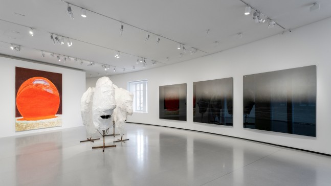 Installation view, Franz West, Le monde comme il va, Pinault Collection, Bourse de Commerce, Paris, 2024