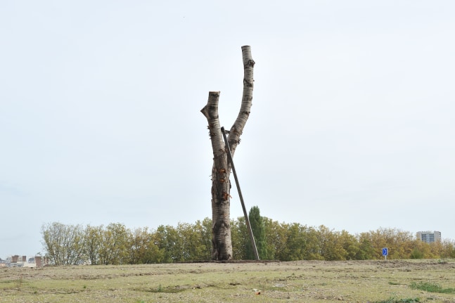 Installation view of sculpture by Oscar Tuazon