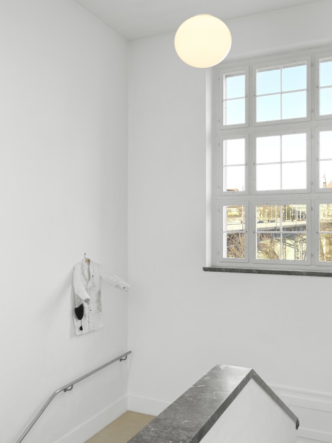 Installation view of sculptures and paintings by Jean-Frédéric Schnyder