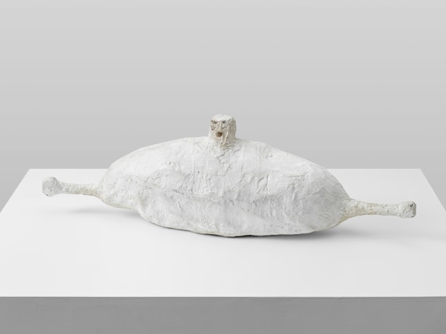 Passstück

1983

Dispersion on plaster, polyester and wood

31 x 26 x 106 cm / 12 1/4 x 10 1/4 x 41 3/4 in

&amp;copy; Archiv Franz West &amp;copy; Estate Franz West