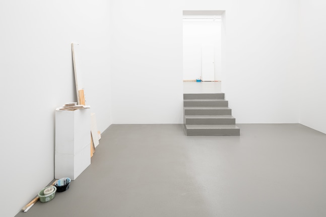 Installation view, Peter Fischli David Weiss, Polyurethane Objects, Galerie Eva Presenhuber, Vienna, 2023 © Peter Fischli David Weiss Courtesy the artists and Galerie Eva Presenhuber. Photo: Jorit Aust