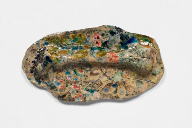 UNTITLED (WALK 1)
2020
Glazed ceramic
26 x 48.5 x 7.5 cm / 10 1/4 x 19 x 3 inches