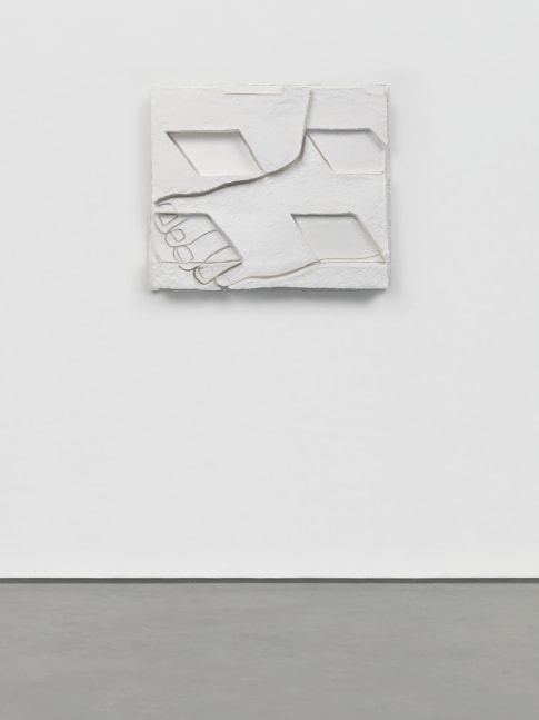 UNTITLED
2016
Paper
Ed. 1/3 + 2AP
63.5 x 73.5 x 8.5 cm / 25 x 29 x 3 1/4 inches
KAHNW43058