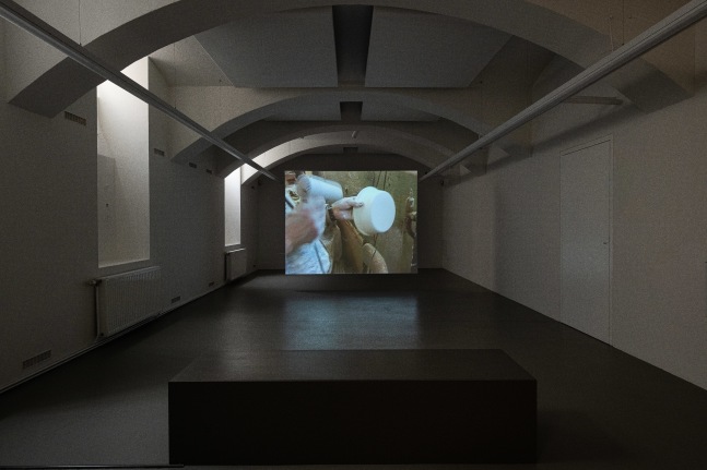 Installation view, Peter Fischli David Weiss, Polyurethane Objects, Galerie Eva Presenhuber, Vienna, 2023 © Peter Fischli David Weiss Courtesy the artists and Galerie Eva Presenhuber. Photo: Jorit Aust