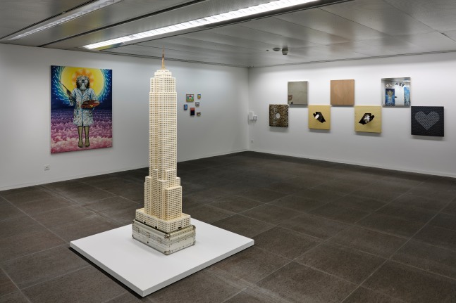 Installation view of paintings and sculptures by Jean-Frédéric Schnyder