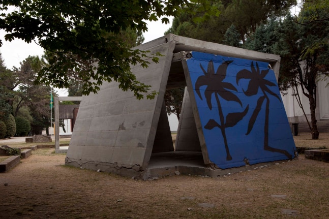 Installation view of sculpture by Oscar Tuazon