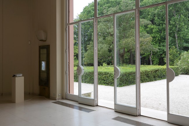 Installation view of videos and sculptures by Trisha Donnelly