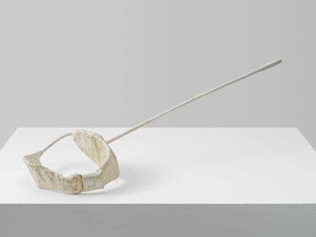 Passstück

1975

Lacquered iron, plastic, papier-m&amp;acirc;ch&amp;eacute;

15 x 125 x 40 cm / 5 7/8 x 49 1/4 x 15 3/4 in

&amp;copy; Archiv Franz West &amp;copy; Estate Franz West