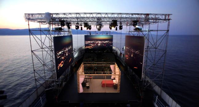 Image of performance by Doug Aitken