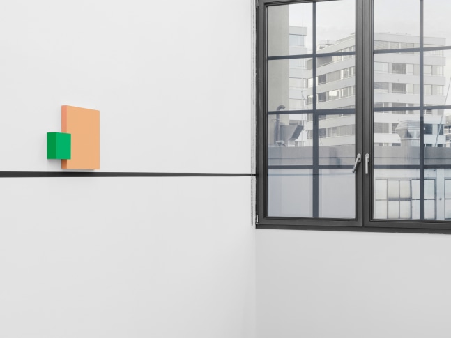 Installation view, Gerwald Rockenschaub, bass+ (re)modification, Galerie Eva Presenhuber, Maag Areal, Zurich, 2024