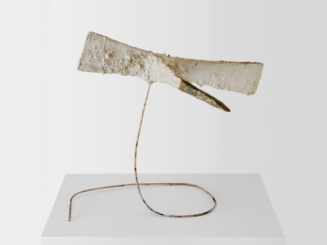 Ohne Titel

Approx. 1984

Dispersion, plaster on iron

Object 70 x 72 x 52 cm / 27 1/2 x 28 3/8 x 20 1/2 in

Pedestal 50 x 86 x 76 cm / 19 5/8 x 33 7/8 x 29 7/8 in

&amp;copy; Archiv Franz West &amp;copy; Estate Franz West