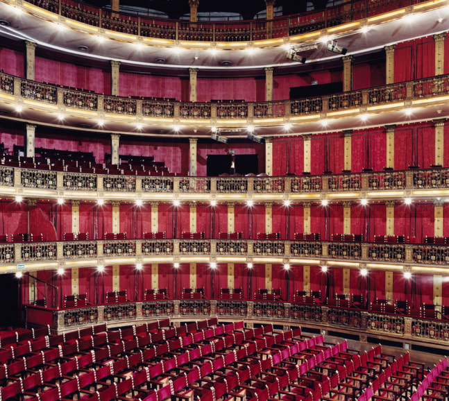 Interior photograph by Candida Höfer