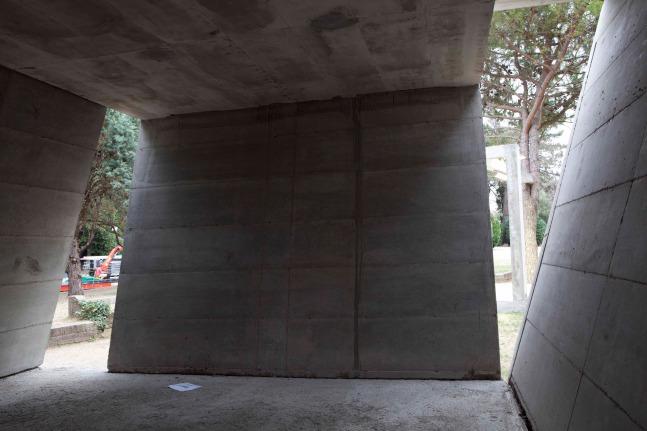 Installation view of sculpture by Oscar Tuazon