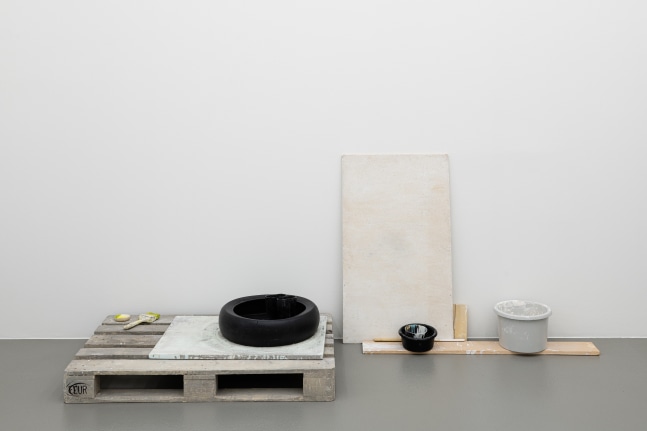 Installation view, Peter Fischli David Weiss, Polyurethane Objects, Galerie Eva Presenhuber, Vienna, 2023 © Peter Fischli David Weiss Courtesy the artists and Galerie Eva Presenhuber. Photo: Jorit Aust