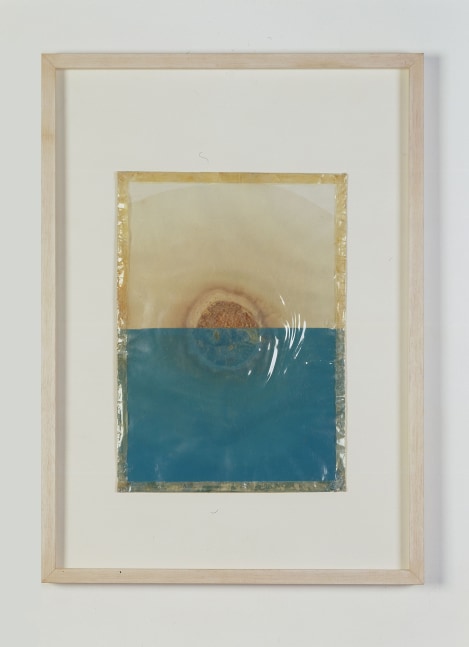 DIETER&amp;nbsp;ROTH&amp;nbsp;
Kleiner Sonnenuntergang
(Small Sunset)
1968
Slice of sausage, one half on blue paper, one half on pink paper, in plastic bag, framed
Unlimited Edition
Sheet&amp;nbsp; 44 x 32 cm / 17 3/8 x 12 5/8 inches
Frame&amp;nbsp; 72.5 x 53 x 3.5 cm / 28 1/2 x 20 7/8 x 1 1/4 inches