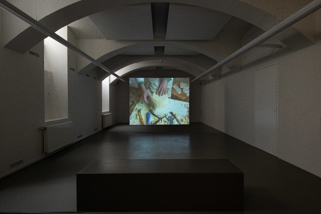 Installation view, Peter Fischli David Weiss, Polyurethane Objects, Galerie Eva Presenhuber, Vienna, 2023 © Peter Fischli David Weiss Courtesy the artists and Galerie Eva Presenhuber. Photo: Jorit Aust