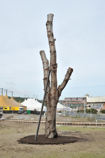 Installation view of sculpture by Oscar Tuazon