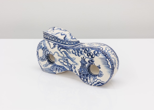 Ann Agee

Hand Warmers (231), 2019

Agee MFG back edge, Chinese on bottom

glazed English porcelain

7 x 2 1/2 x 3 1/2 ins.
17.78 x&amp;nbsp;6.35 x&amp;nbsp;8.89 cm&amp;nbsp;