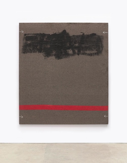 Mancha Negra y Flechas (Black Mark and Arrows),&amp;nbsp;1978, Acrylic on woolen blanket laid down on canvas, 65 3/4 x 57 1/2 in. (167 x 146 cm.)&amp;nbsp;&amp;copy; 2017 Comissi&amp;oacute; T&amp;agrave;pies / Artists Rights Society (ARS), New York / VEGAP, Madrid