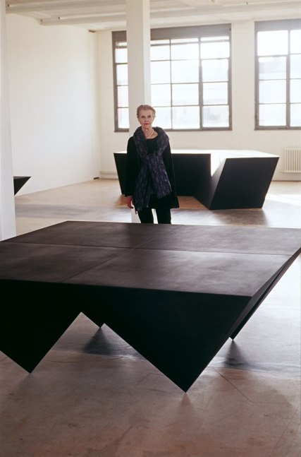Jane Smith with&amp;nbsp;For P.N.
Tony Smith,&amp;nbsp;Galerie Carr&amp;eacute;e, Villa Arson, Nice, France, 1994
