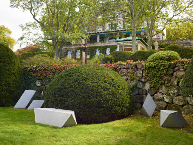 Vapor blasted stainless steel
5 units, height range 23 in. to 451&amp;frasl;2 in., edition 1/5
Kykuit National Trust for Historic Preservation, Tarrytown, NY