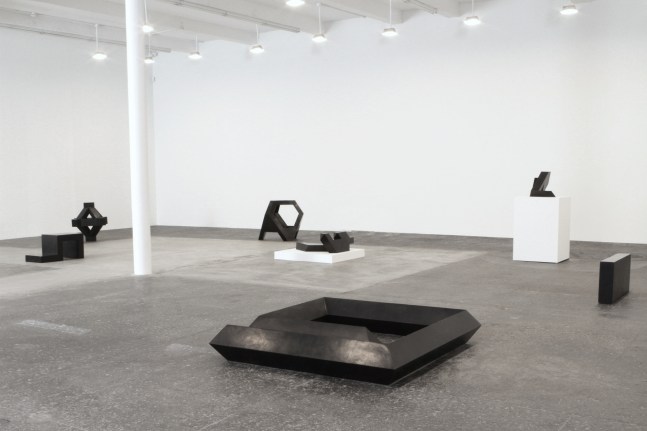 Tony Smith: Bronze