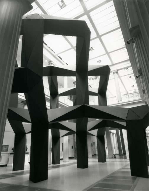 Scale As Content: Ronald Bladen, Barnett Newman, Tony Smith