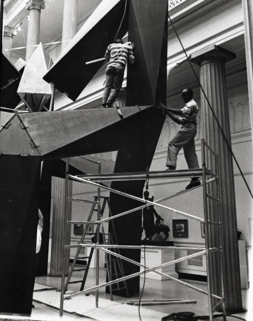 Scale As Content: Ronald Bladen, Barnett Newman, Tony Smith