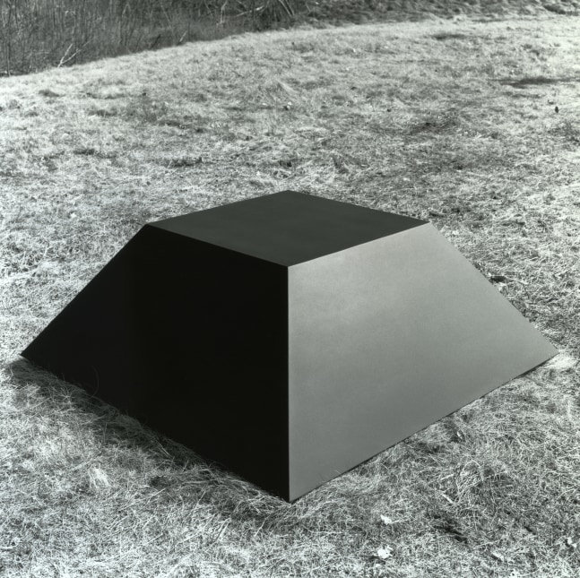 For D.G.
Welded bronze, black patina
28 in. &amp;times; 6 ft. 8 in. &amp;times; 6 ft. 8 in. (71.1 &amp;times; 203.2 &amp;times; 203.2 cm), edition 2/6
Cantor Center for the Visual Arts, Stanford University
Dedication: David Gregory