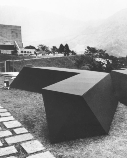 Plywood mock-up, painted black
4 &amp;times; 21 &amp;times; 12 ft. (121.9 &amp;times; 640.1 &amp;times; 365.8 cm)
First International Exhibition of Modern Sculpture.&amp;nbsp;Hakone Open-Air Museum, Japan, 1969