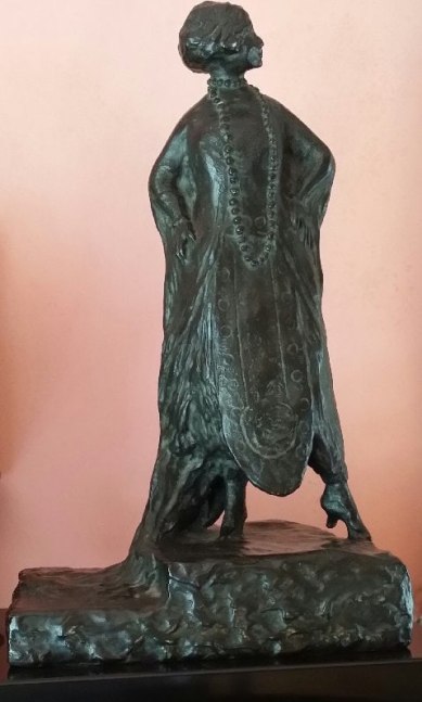 bronze sculpture a foot high of the actress Florence REed