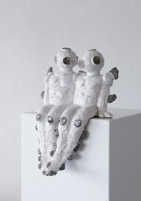 SAKARI KANNOSTO
Siblings, Eternal Friendship, 2022
Glazed stoneware
20" H x 15.25" W x 13" D