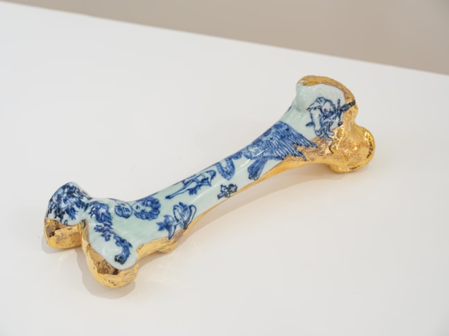 LIN WANG
The Harbor Romance II, 2025
Glazed porcelain, gold
4.25&amp;quot; H x 12.25&amp;quot; W x 4.25&amp;quot; D