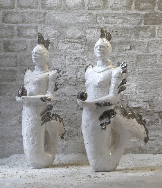 SAKARI KANNOSTO
Guardian of Future (pearl), 2022
Glazed stoneware
21.75" H x 11.75" W x 15.75" D