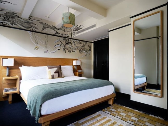 The Freehand Hotel
Located in Manhattan&amp;#39;s Flatiron District, Freehand New York is housed in the former George Washington Hotel - once home to many storied writers, musicians and creatives. Designed by Roman and Willams and featuring custom-commissioned artwork by Bard College students and alumni throughout, we&amp;#39;re revializing the artistic community in a historic NY neighborhood.&amp;nbsp;

&amp;nbsp;

Reservation booking: link here
Telephone Contact: (212) 475-1920
Location: 23 Lexington Avenue, New York, New York, 10010
Please reserve by March 19, 2025