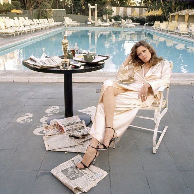 Terry O'Neill, Faye Dunaway, Beverly Hills Hotel, 1977